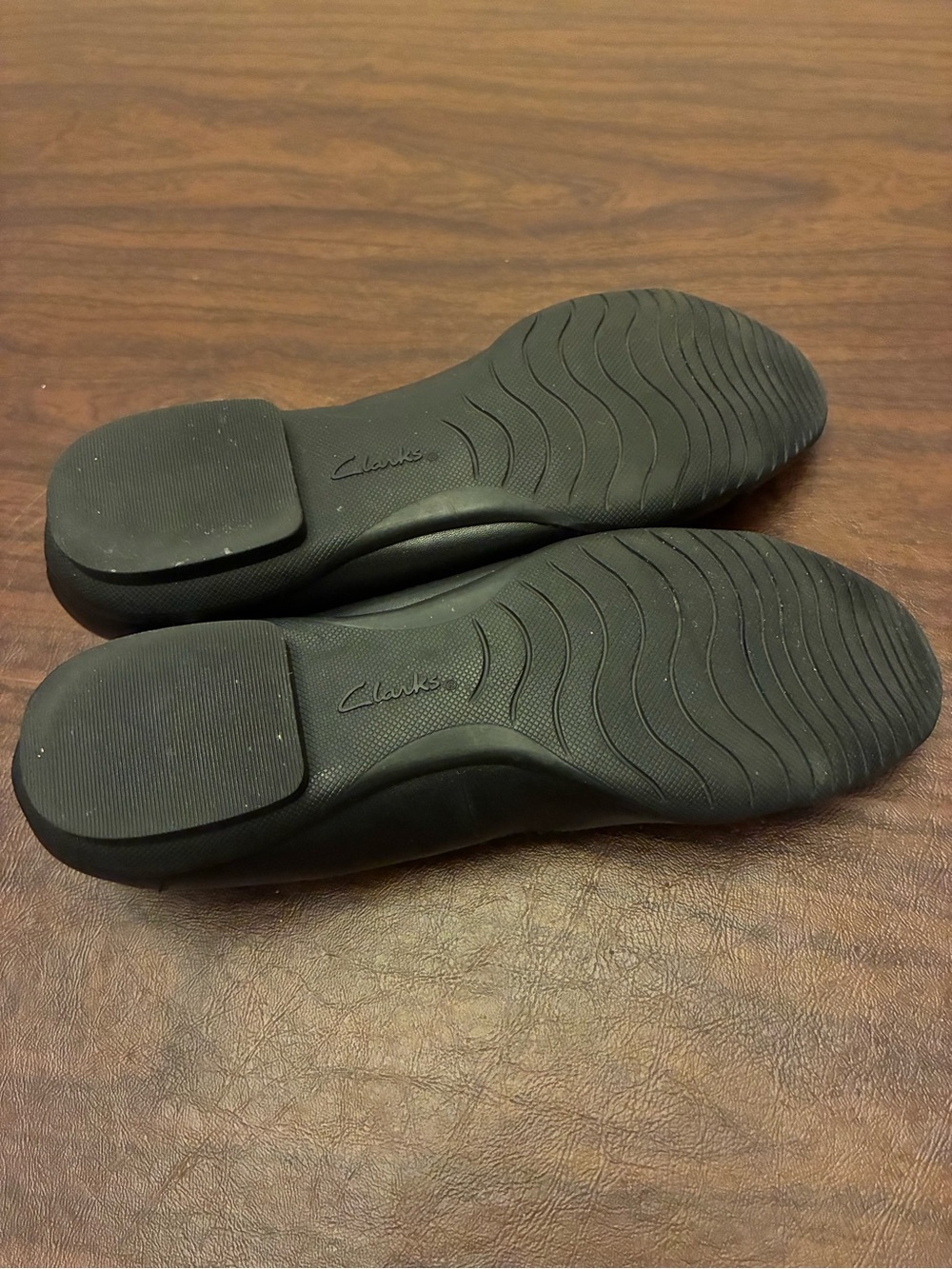 Clarks Black Women's Slip-On Ballet Flats with Stitch Detail Size 9 - Picture 4 of 5
